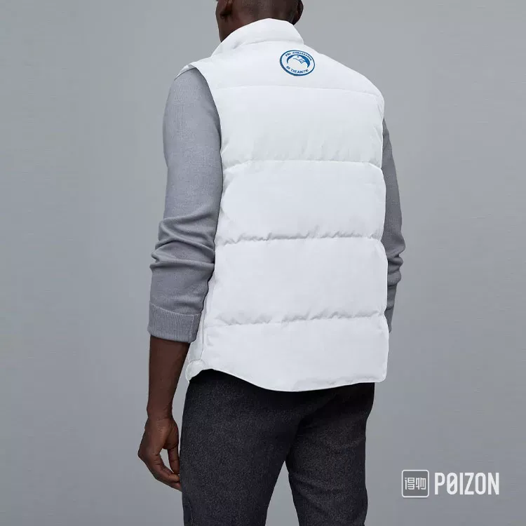 P340 Canada Goose Canada Goose#Freestyle Crew 4154M Men’s and Women’s Vest Down# ➖ Genuine synchronous anti-counterfeiting chip sensor! ➖ Imported Behringer embroidery machine to customize 10,000-needle embroidery logo! ➖ Imported 21-count polyester-cotton blended original fabric, using Feather-Light 10D waterproof coating fabric, made of 84.5% polyester fiber and 15.5% cotton, 100% the best feel in the entire network! ➖ The genuine official website uses the national standard 80 white duck down, and will never be misled by false claims such as 90 down or goose down! ➖ 100% nylon nylon lining with double double-layer sealing design to prevent velvet from running away. Top-grade polar fleece is used in the collar and pockets to keep warm and comfortable! ➖ Yoshida YKK provides original custom-made electroplated sliders. YKK two-way lockable zippers are tight and smooth and will not peel off paint! ➖ 3M composite original Velcro is durable, and all accessories and hardware are disassembled and customized! SIZE: XS S M L XL XXL [Attached: Size chart] Close